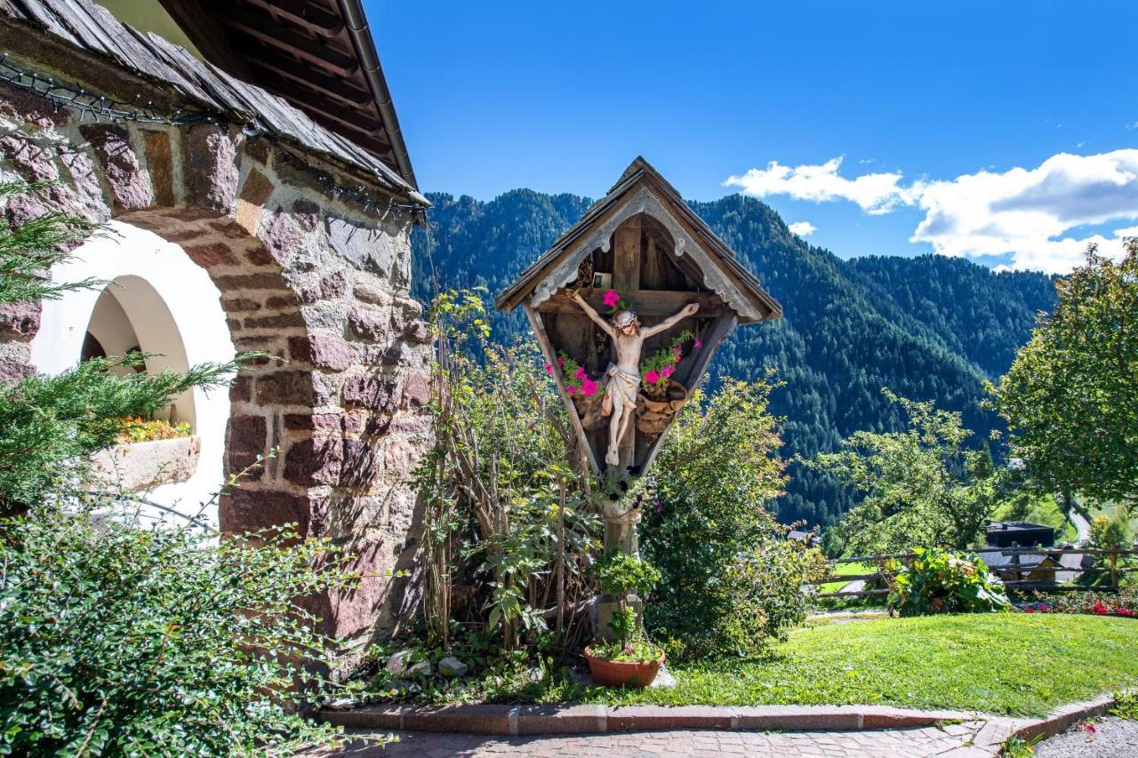 Agriturismo Apartments Tuene Ortisei Ngoại thất bức ảnh