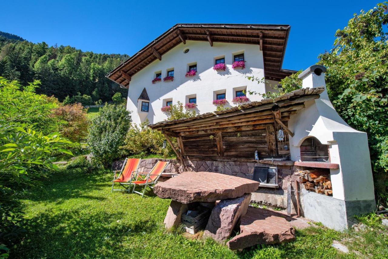 Agriturismo Apartments Tuene Ortisei Ngoại thất bức ảnh