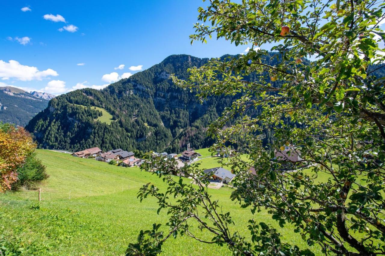 Agriturismo Apartments Tuene Ortisei Ngoại thất bức ảnh
