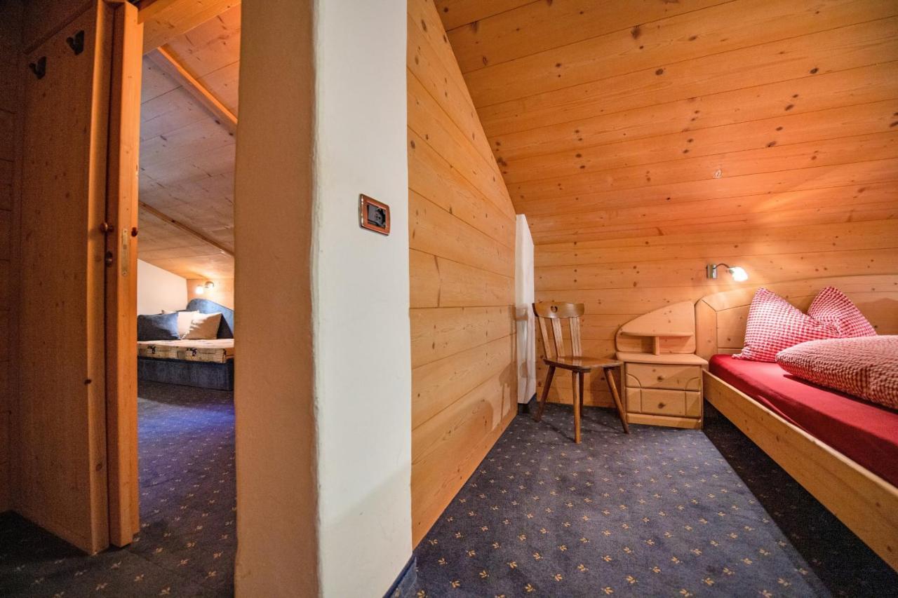 Agriturismo Apartments Tuene Ortisei Ngoại thất bức ảnh