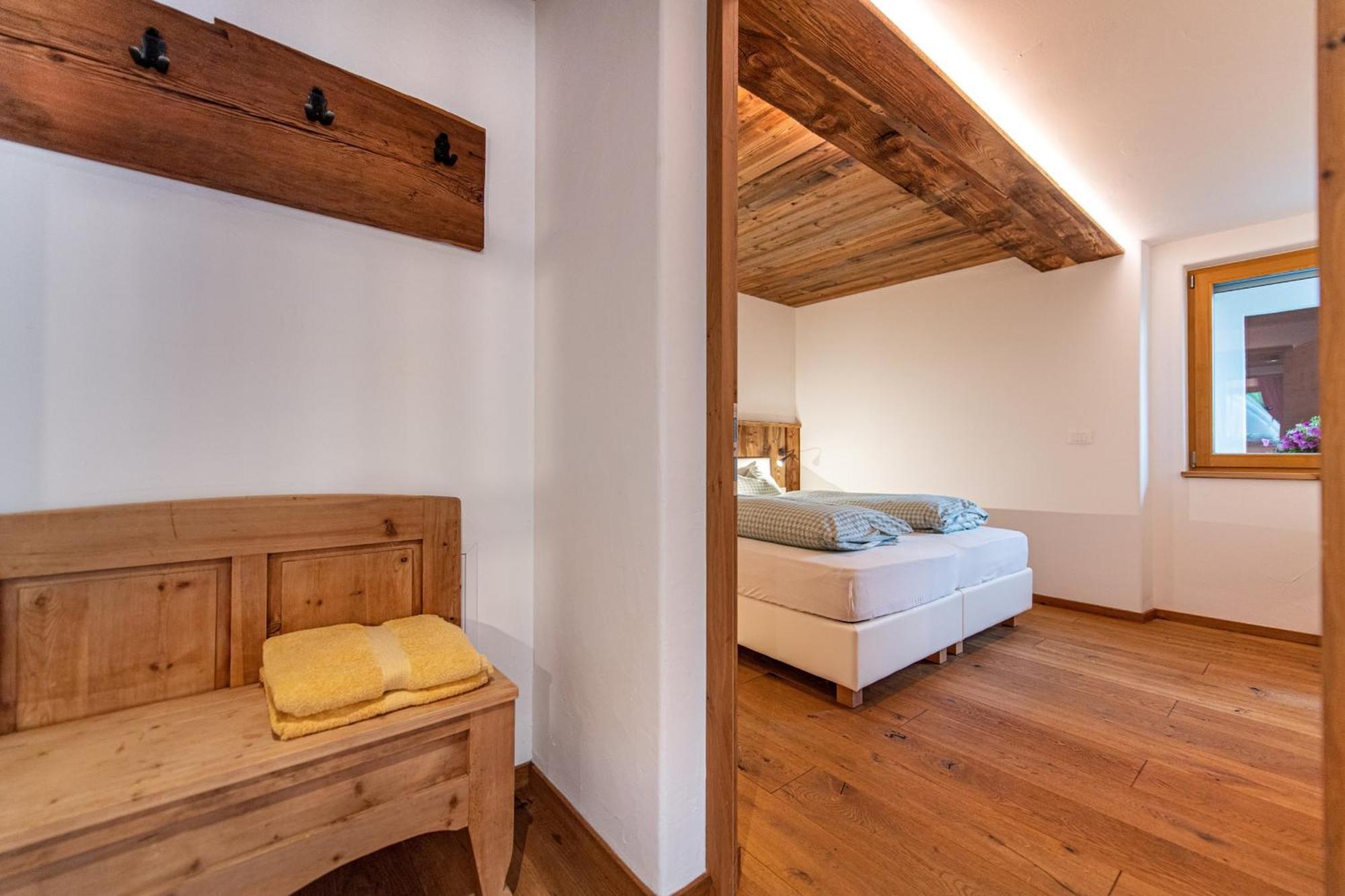 Agriturismo Apartments Tuene Ortisei Ngoại thất bức ảnh
