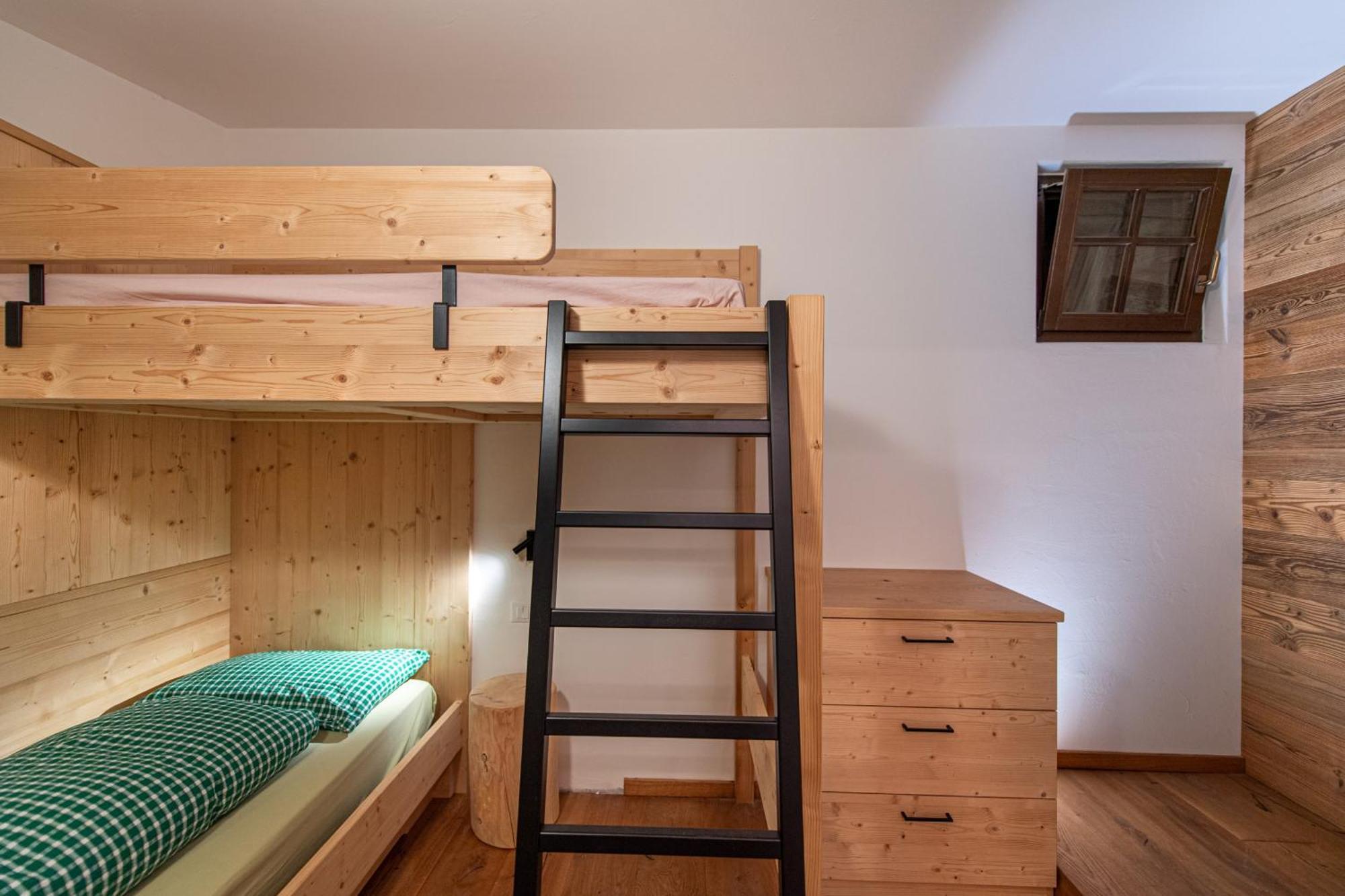 Agriturismo Apartments Tuene Ortisei Ngoại thất bức ảnh