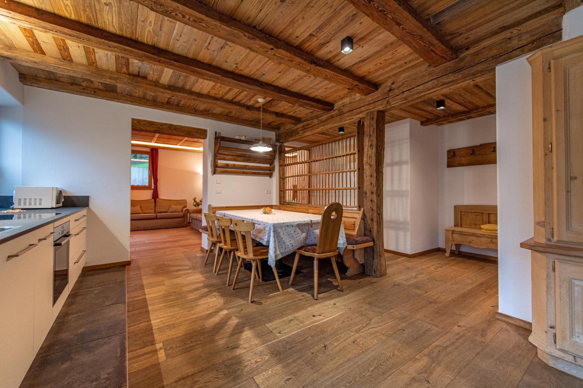 Agriturismo Apartments Tuene Ortisei Ngoại thất bức ảnh