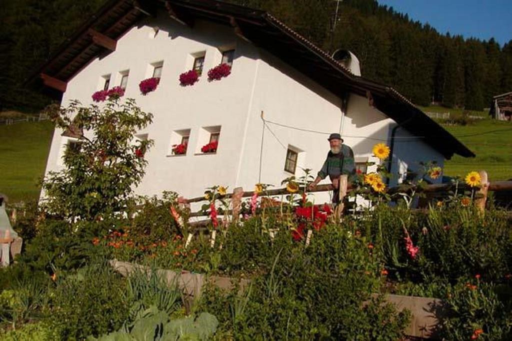 Agriturismo Apartments Tuene Ortisei Ngoại thất bức ảnh